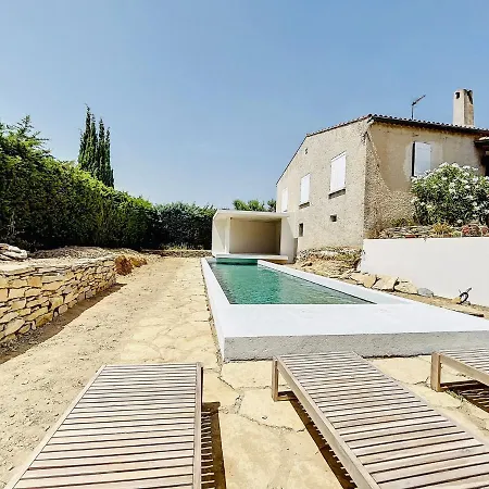 Lola Yourhosthelper * Saint-Cyr-sur-Mer